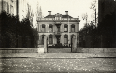 63062 Gezicht op de voorgevel van het huis Maliebaan 89 (Oranjelust) te Utrecht.